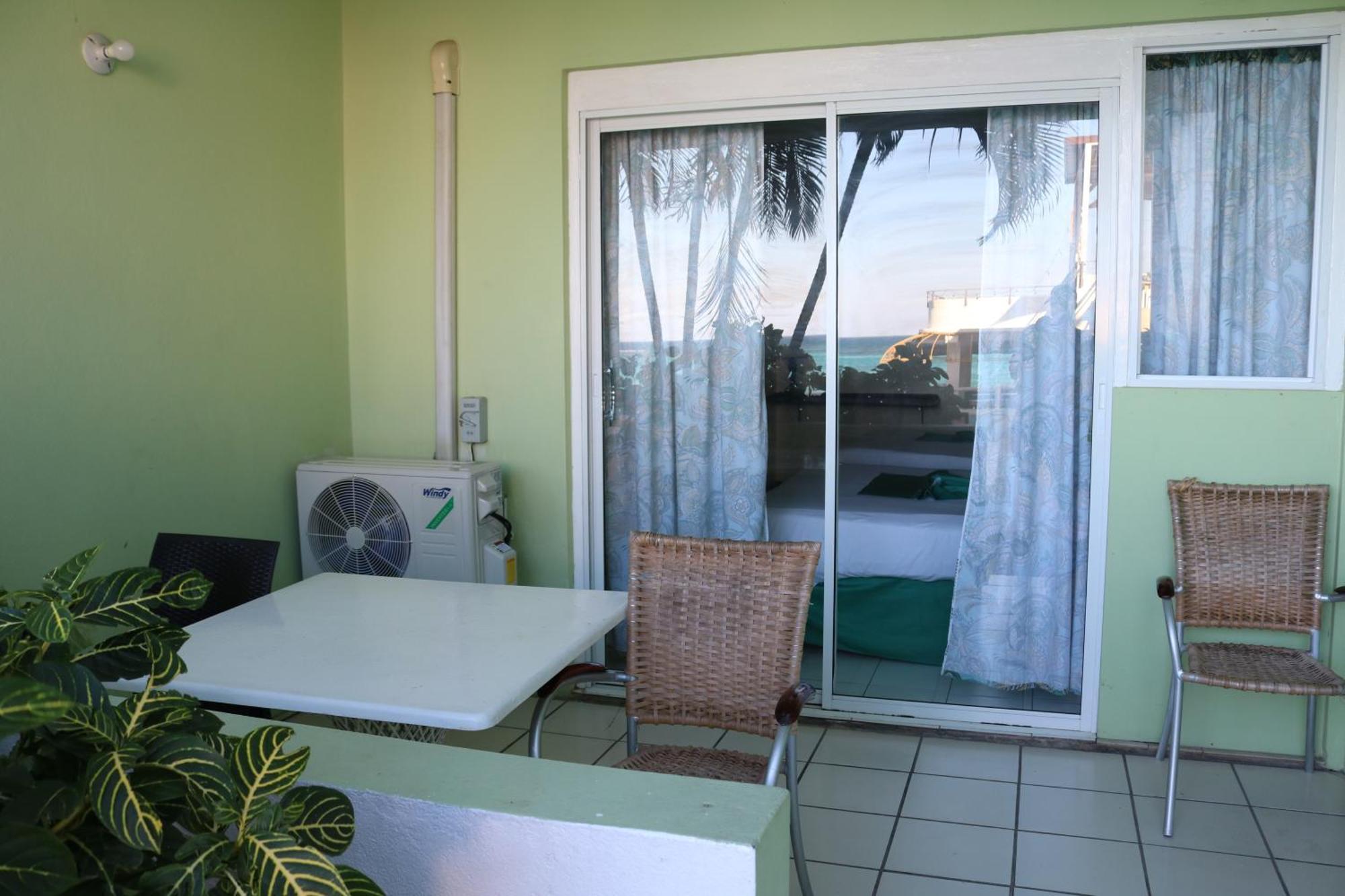 Hotel Ocean Palms Ocho Rios Exterior foto